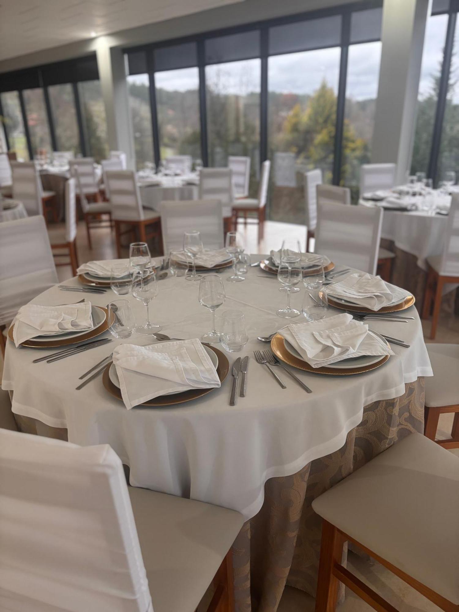Restaurante Residencial Pizzaria S. Estevao อากิอาร์ ดาเบย์รา ภายนอก รูปภาพ